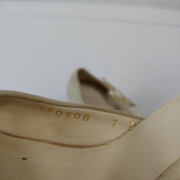 gucci suede studded accent espadrilles women's wedge heels Sz 7 B Beige - Picture 8 of 8